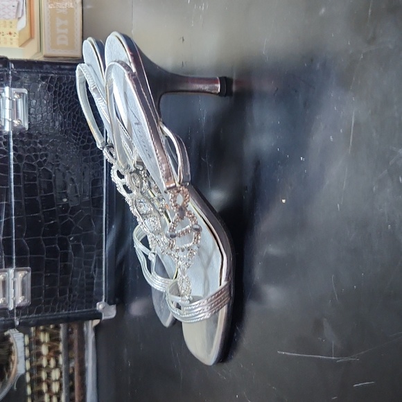 Silver crystal sandals - sz 7 - Picture 2 of 6